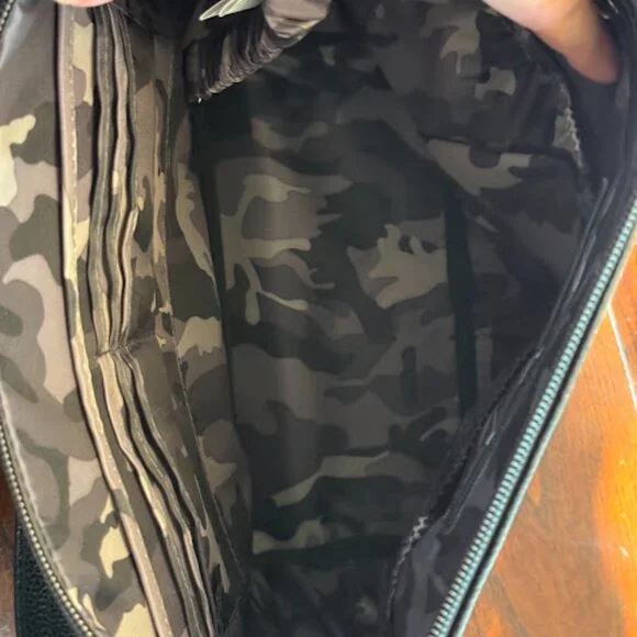 Lug Flare XL Vegan Leather Shoulder/Crossbody Bag Black Quilted - Picture 9 of 12